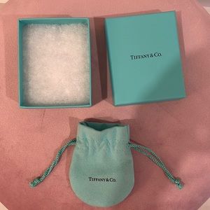 Small Tiffany box and jewelry sachet
